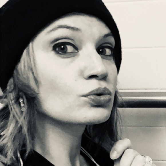 Meet your Posher, Jennifer - Picture 1 of 1